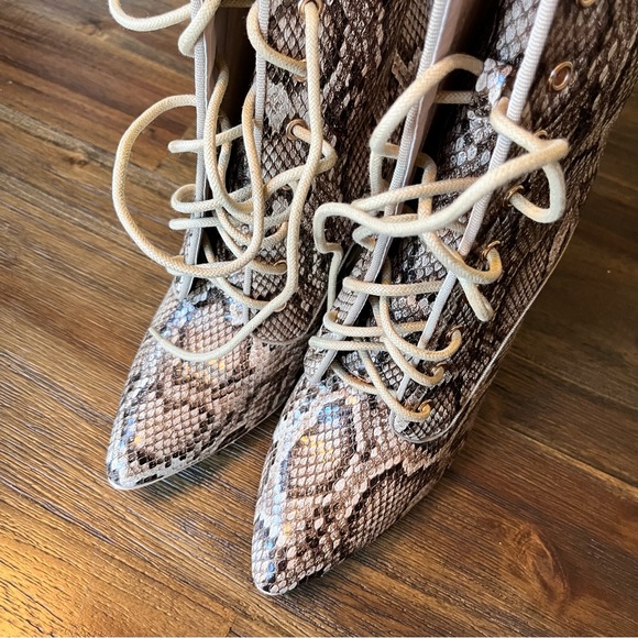 Fashion Nova Snake Print Lace Up Bootie Size 11 - Picture 5 of 7
